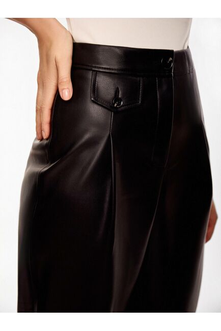 Брюки из экокожи с защипами СА-0-91205_50007[167] от byME 