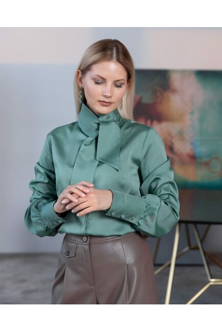 Женская блузка зеленая с бантом- 8220 от ByME 