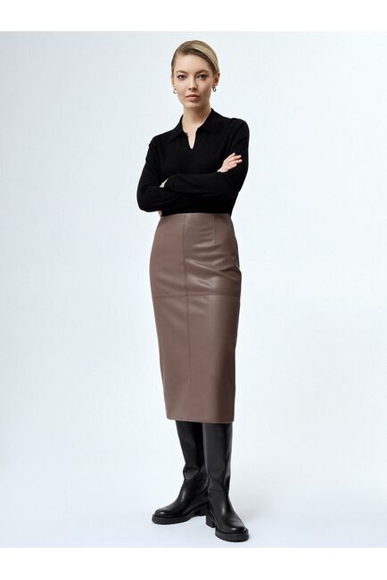 Юбка женская прямая из экокожи темно-бежевая от byME 