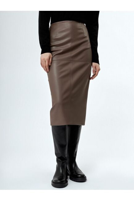 Юбка женская прямая из экокожи темно-бежевая от byME 