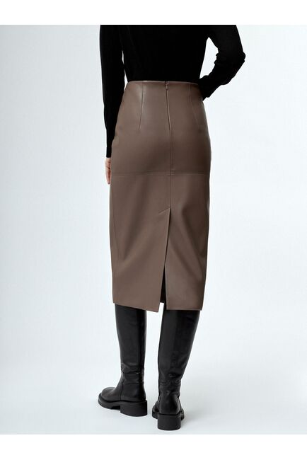 Юбка женская прямая из экокожи темно-бежевая от byME 
