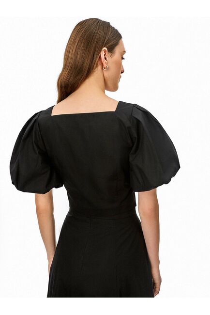 Топ с объемными рукавами черный от byME 