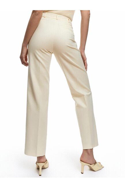 Прямые женские брюки молочного цвета от byME 