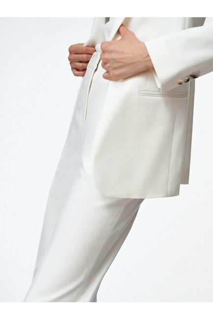 Жакет однобортный белый из смесового хлопка от byME 