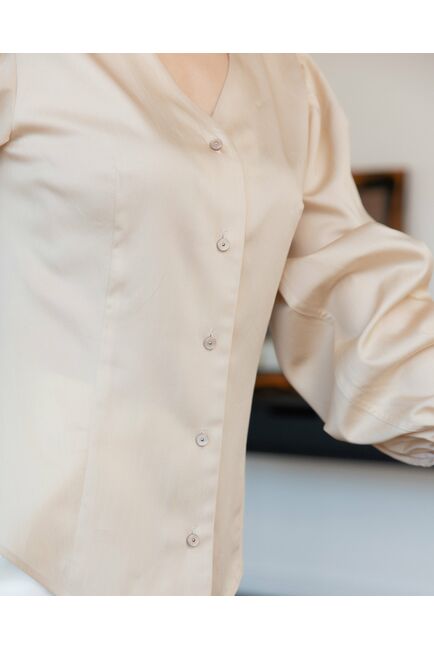 Женская блузка с объемным рукавом и V-образным вырезом бежевая - 8241 от byME 