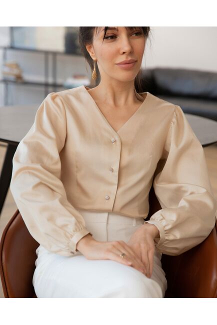 Женская блузка с объемным рукавом и V-образным вырезом бежевая - 8241 от byME 