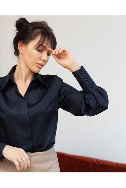 Женская рубашка с пышным рукавом тёмно-синяя - 8250 от byME 