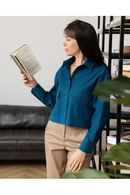 Женская блузка укороченная с карманами кобальт - 8269 от byME 