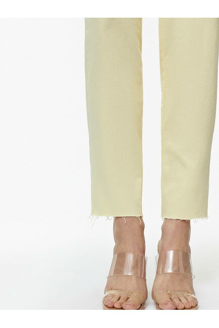 Джинсы женские светло-жёлтые от byME 