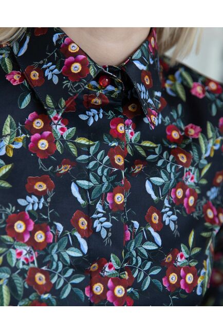 Женская рубашка с высоким манжетом чёрная принт цветы - 8306 от byME 