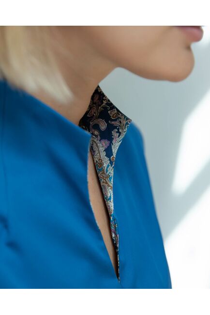 Женская рубашка воротник стойка с рукавом 3/4 синяя - 8319 от ByME 