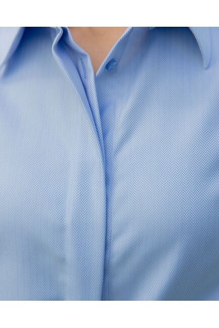 Женская рубашка под запонку голубая из фактурной ткани - 8325 от byME 