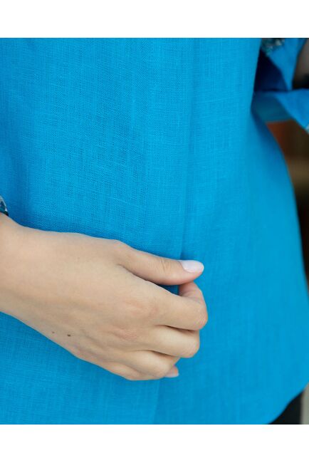 Женская льняная рубашка голубая с отделкой - 8332 от byME 