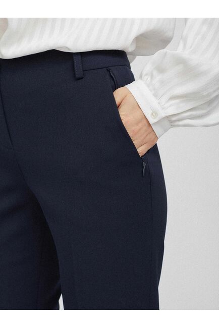 Эластичные брюки со стрелками тёмно-синие от byME 