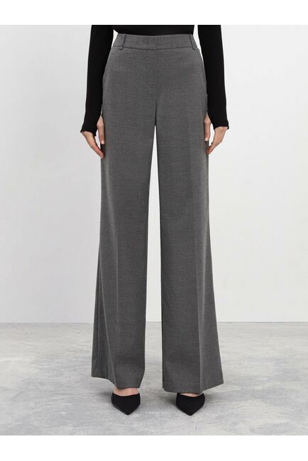 Расклешенные брюки со стрелками серые от byME 