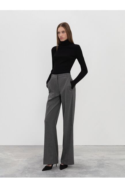 Расклешенные брюки со стрелками серые от byME 