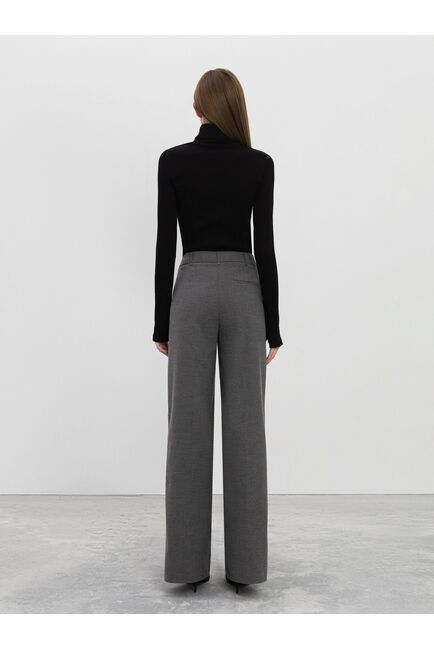 Расклешенные брюки со стрелками серые от byME 