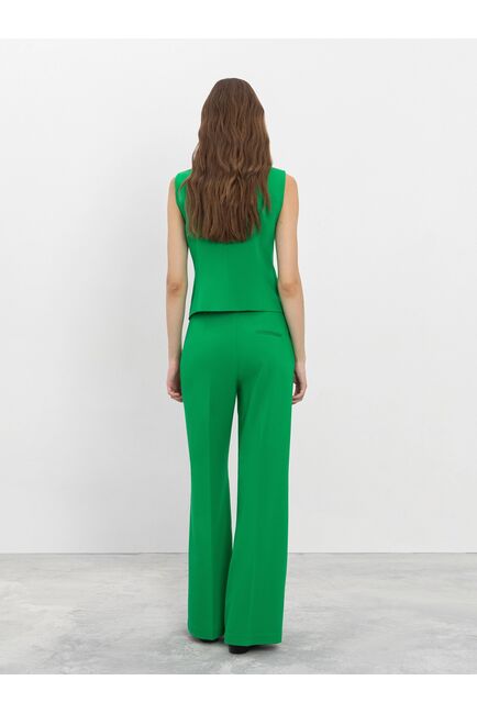 Прямые женские брюки из костюмной ткани зелёные от byME 