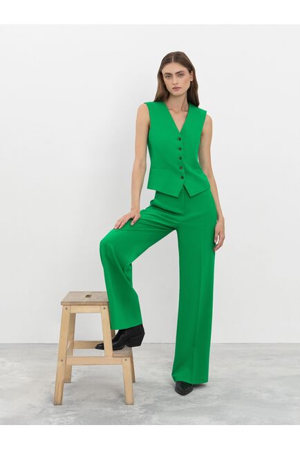 Прямые женские брюки из костюмной ткани зелёные от byME 