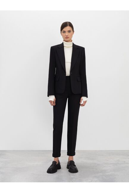 Однобортный чёрный жакет из плотного хлопка от byME 