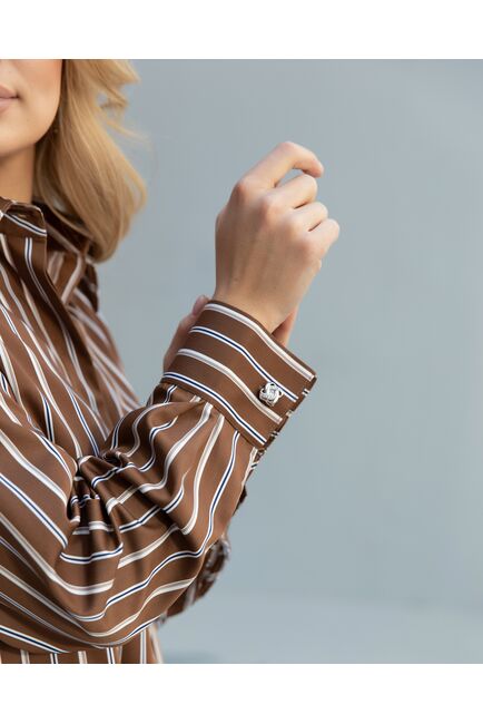 Женская рубашка с универсальным манжетом коричневая в полоску - 8421 от byME 