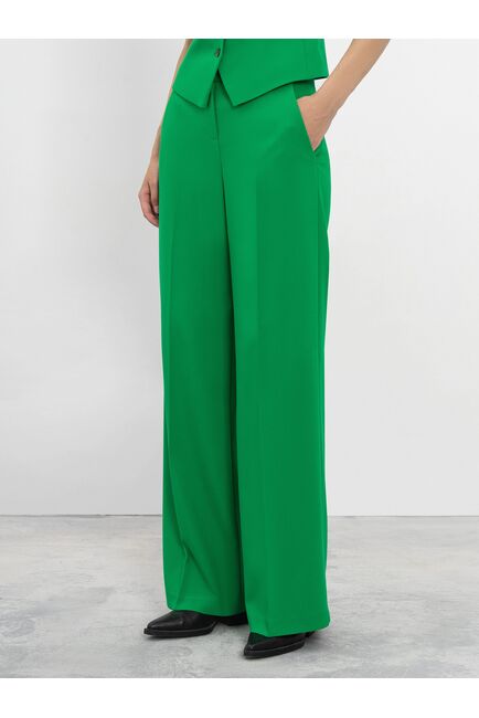 Прямые женские брюки из костюмной ткани зелёные от byME 