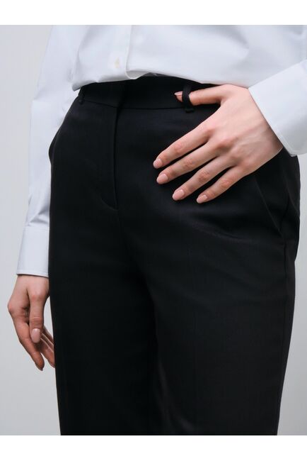 Женские брюки зауженного силуэта чёрные от byME 