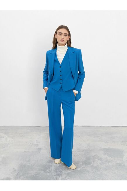 Прямые брюки из костюмной ткани васильковые от byME 