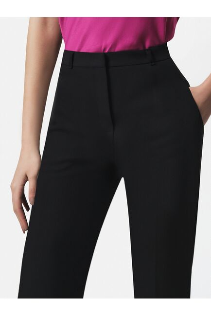 Классические брюки на средней посадке черные от byME 