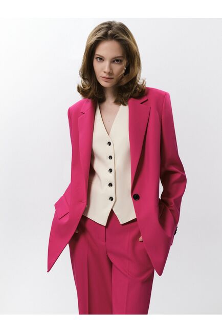 Прямой однобортный жакет ярко-розовый от byME 