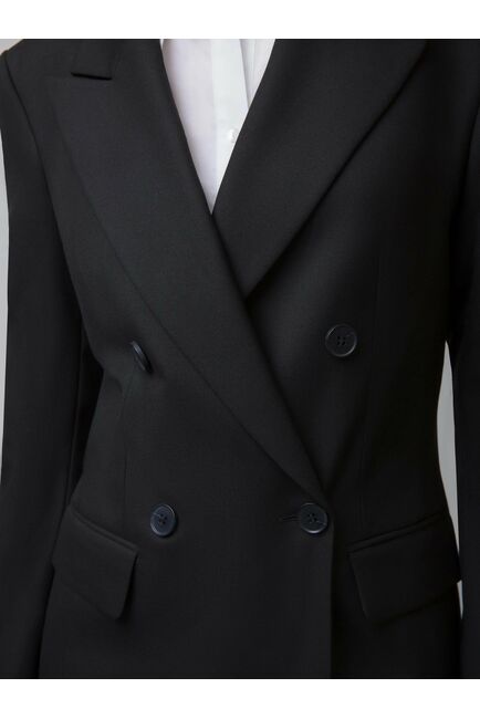 Приталенный двубортный жакет чёрный от byME 