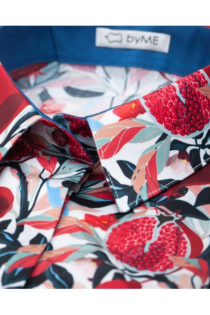 Женская рубашка под пуговицы с супатной застежкой полуприталенная с отделкой принт гранат - 8086 от byME 