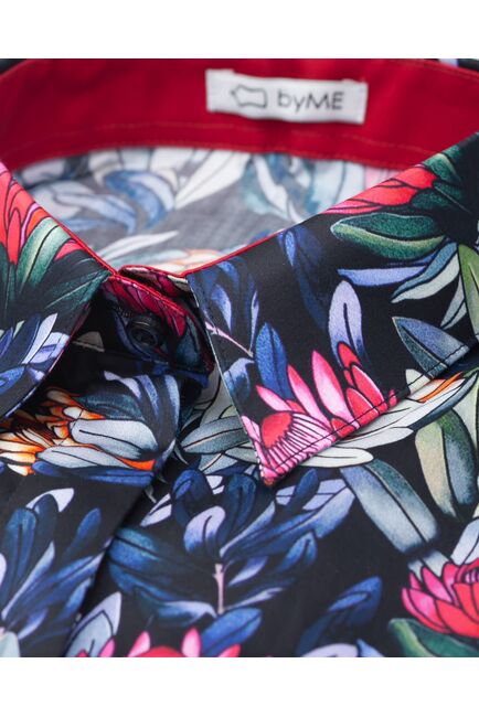 Женская рубашка из хлопка под пуговицы с супатной застежкой полуприталенная с отделкой цветы - 8144 от byME 