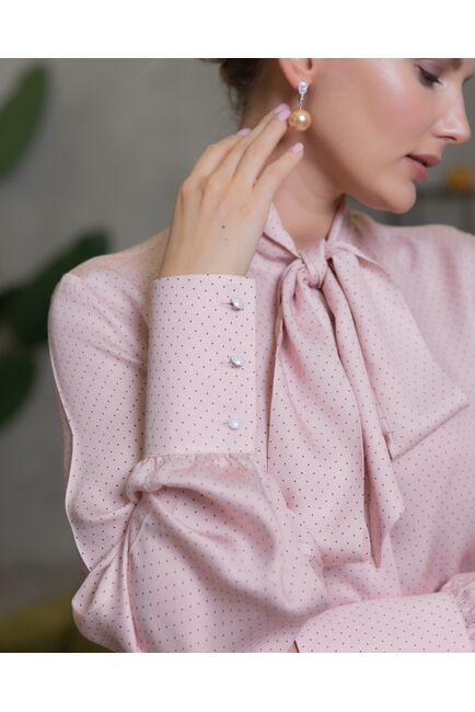 Женская блузка с бантом с высоким манжетом розовая горох - 8469 от byME 