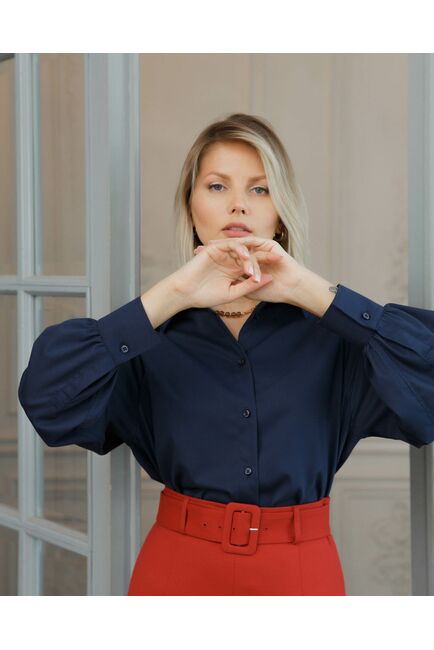 Женская рубашка в оверсайз силуэте под пуговицу с пышным рукавом синяя - 8492 от byME 