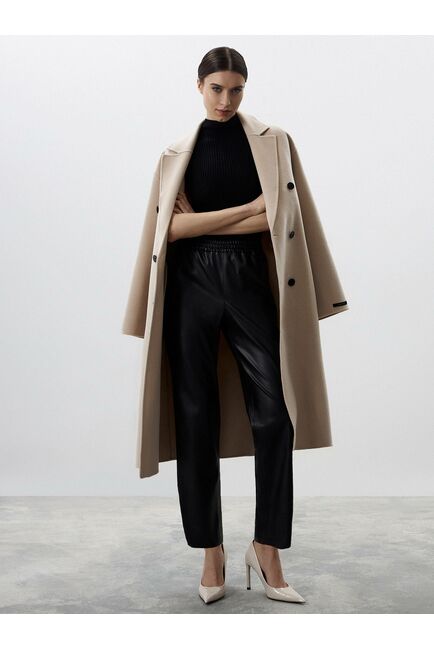 Женские прямые брюки на резинке из экокожи от byME 