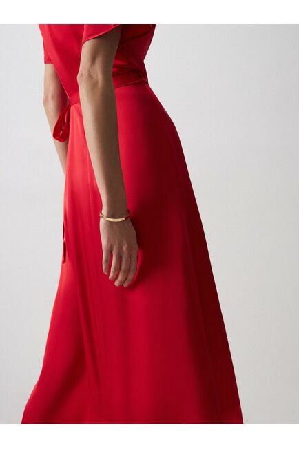 Атласное платье с декоративным узлом от ByME 