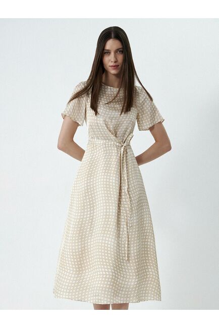 Атласное платье с декоративным узлом от byME 