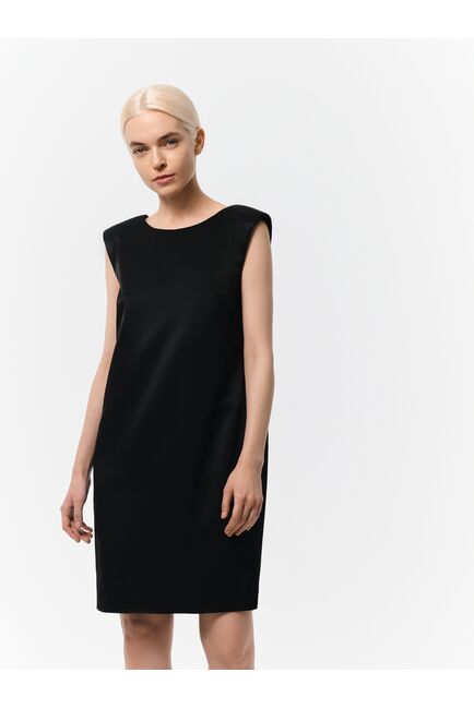 Атласное платье с акцентными плечами от byME 