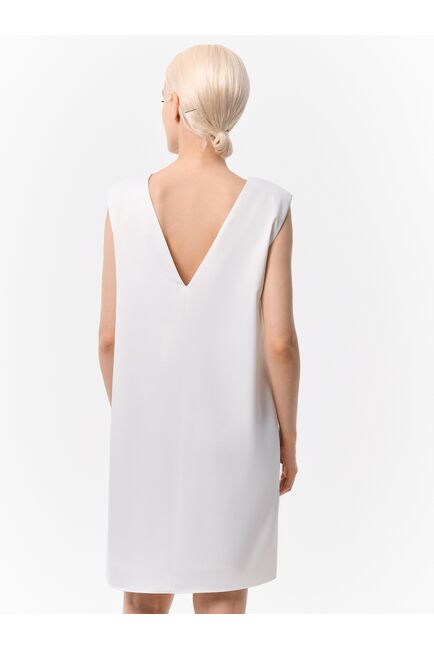 Атласное платье с акцентными плечами от byME 