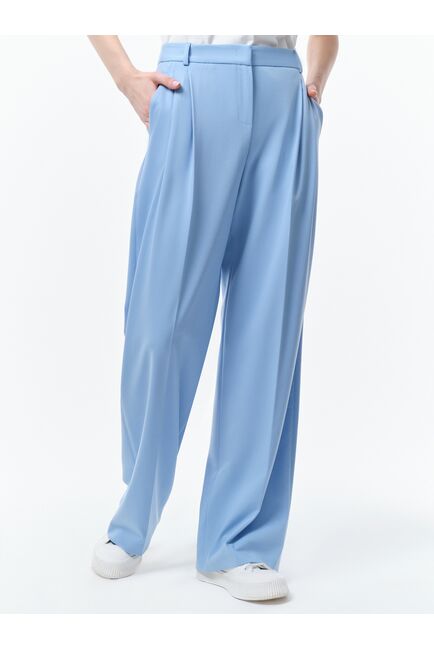 Широкие брюки с защипами голубые от byME 