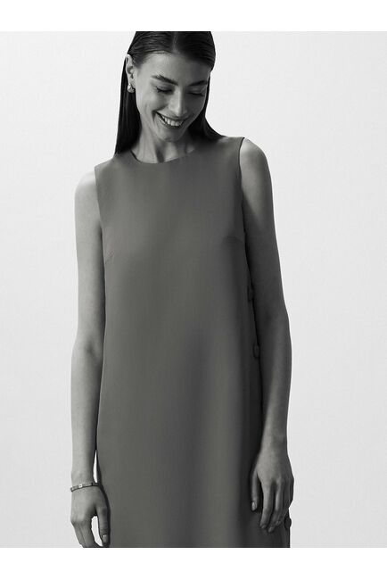 Прямое платье без рукавов от byME 
