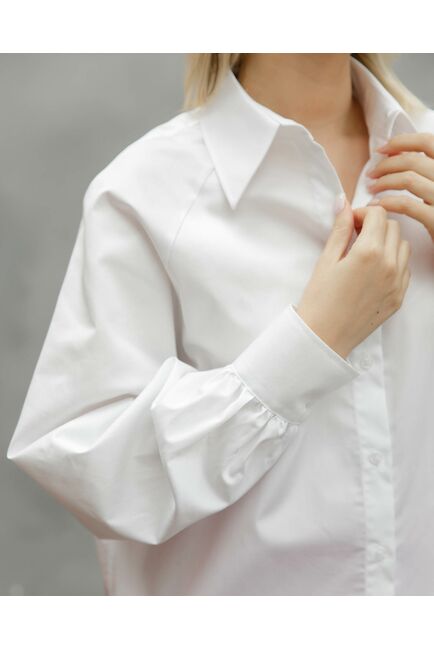 Женская рубашка оверсайз под пуговицу с пышным рукавом белая - 8520 от byME 