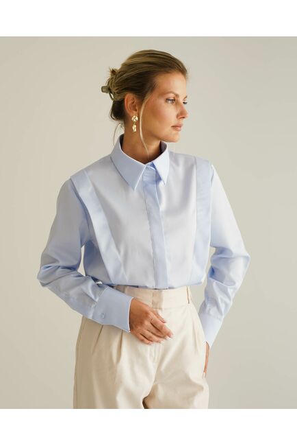 Женская рубашка голубая из хлопка с интересной манжетой под пуговицы 8550 от byME 