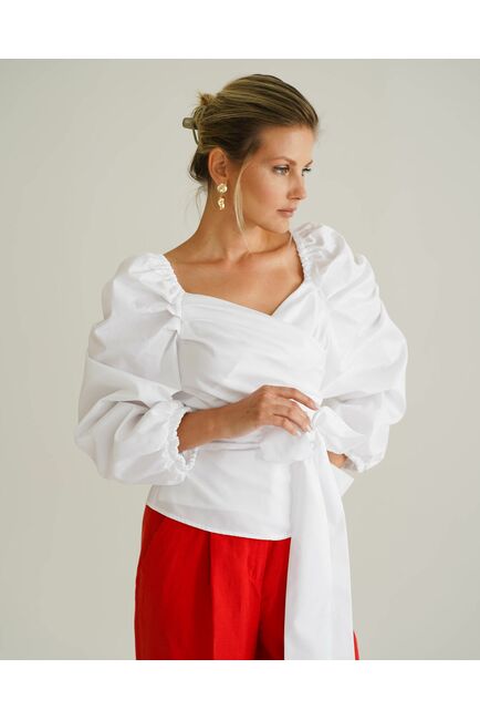 Женская рубашка на запах белая из хлопка сатинового плетения  8551 от byME 