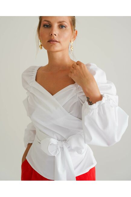 Женская рубашка на запах белая из хлопка сатинового плетения  8551 от byME 