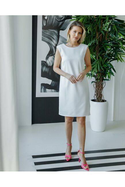 Атласное платье с акцентными плечами от byME 