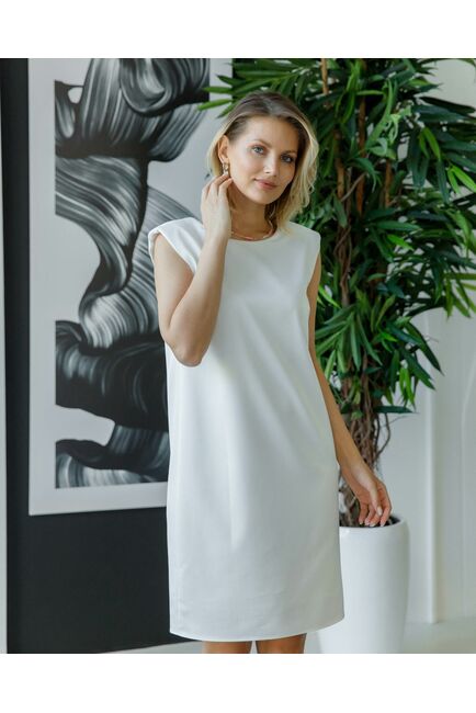 Атласное платье с акцентными плечами от byME 