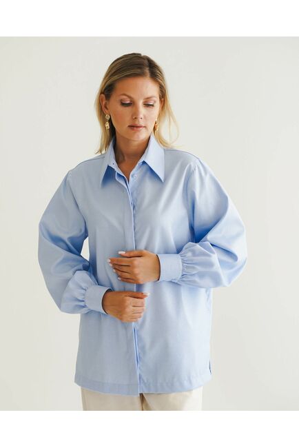Женская рубашка под пуговицу в прямом силуэте голубая - 8523 от byME 