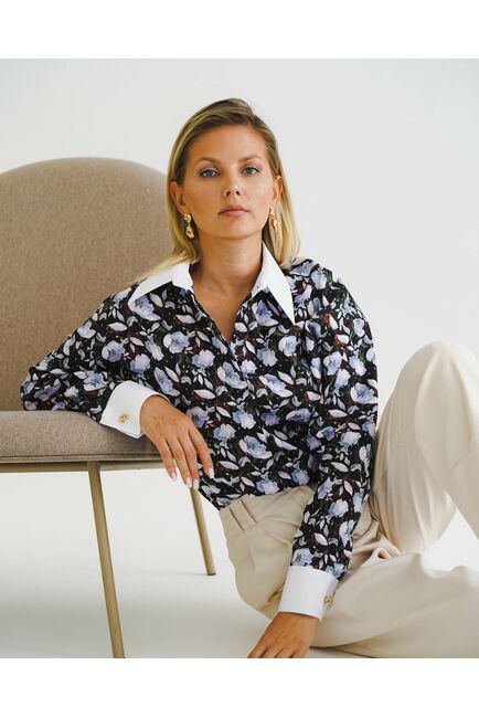 Женская рубашка принт белые маки на тёмном фоне -8541 от byME 